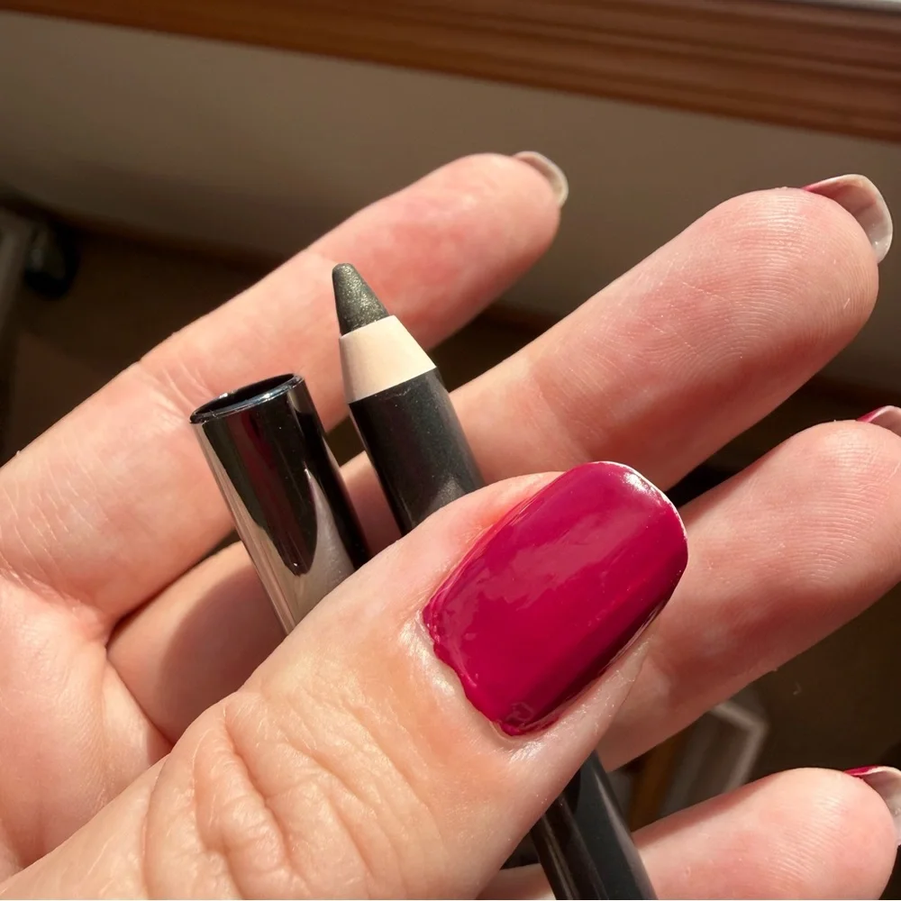 NEW Chantecaille Luster Glide Eye Liner in Color: Olive Brocade - GORGEOUS!